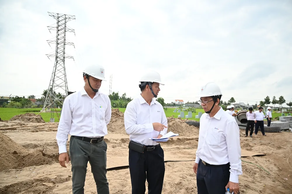 EVNSPC đang tập trung cao độ cho công tác đầu tư xây dựng lưới điện đảm bảo nguồn điện phục vụ người dân