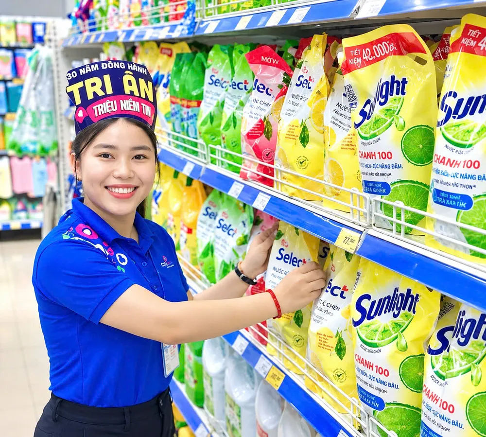 Thành viên HTX Tiêu dùng Co.op được hưởng nhiều quyền lợi khi mua sắm (ẢNH: MINH XUÂN)