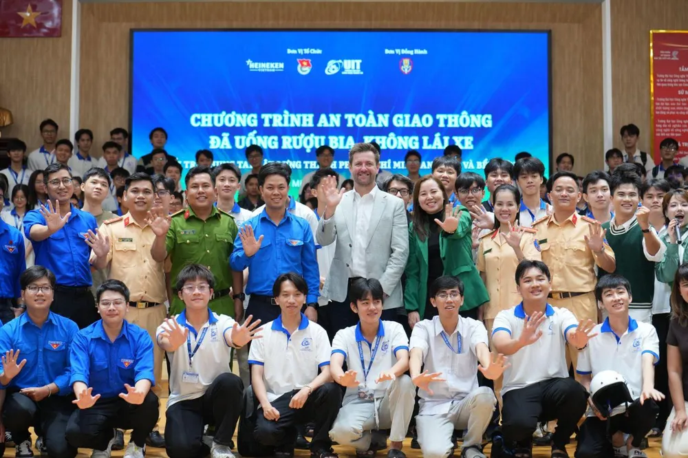 HEINEKEN Việt Nam hợp tác cùng Phòng CSGT TPHCM triển khai chương trình An toàn giao thông - Đã uống rượu bia, không lái xe