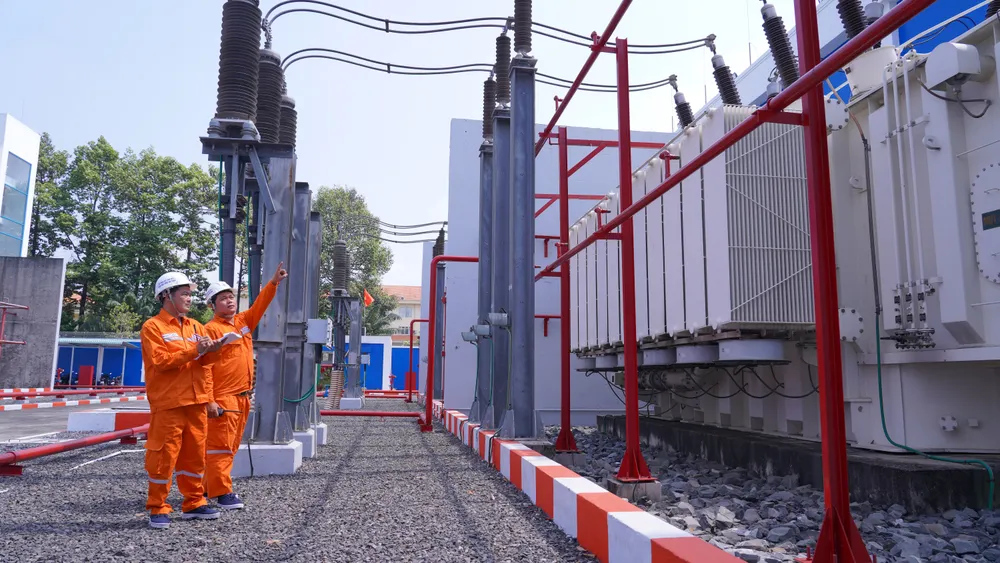 EVNHCMC có nhiệm vụ đảm bảo cấp điện cho sản xuất, kinh doanh và sinh hoạt của siêu đô thị TPHCM hơn 14 triệu dân