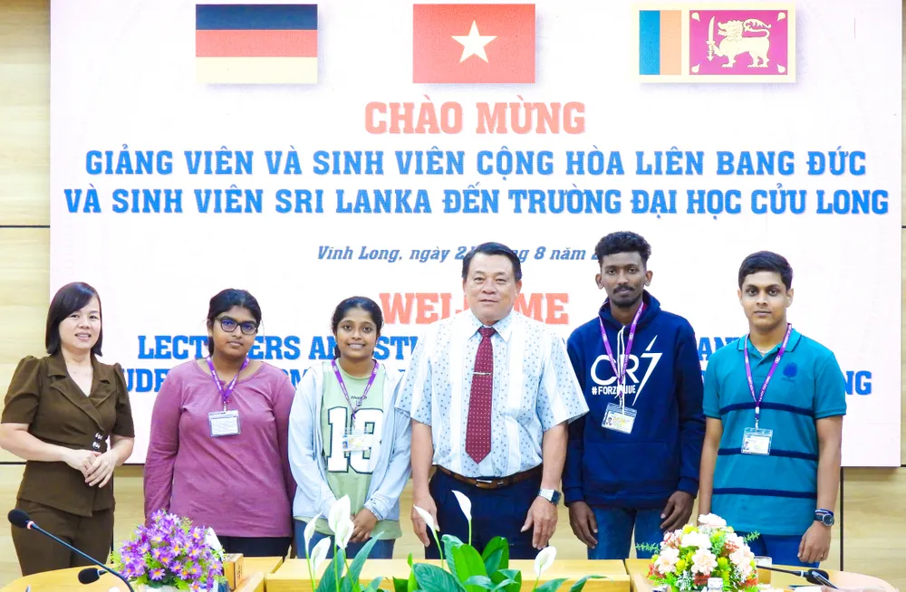 Trường Đại học Cửu Long tiếp nhận giảng viên và sinh viên các nước đến giảng dạy và học tập