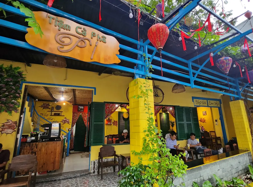 Một tiệm cà phê phong cách hoài cổ ở phường Trấn Biên, Đồng Nai