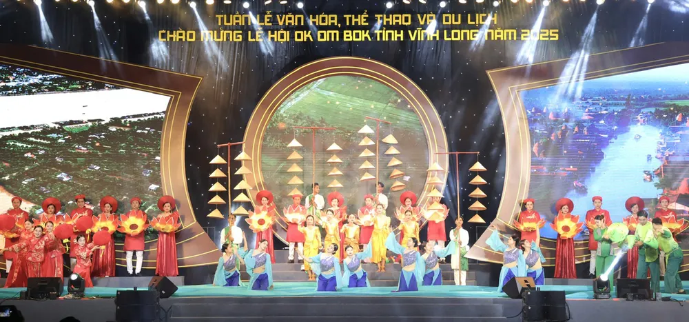 Một tiết mục văn nghệ tại lễ khai mạc Tuần lễ Văn hóa, thể thao và du lịch