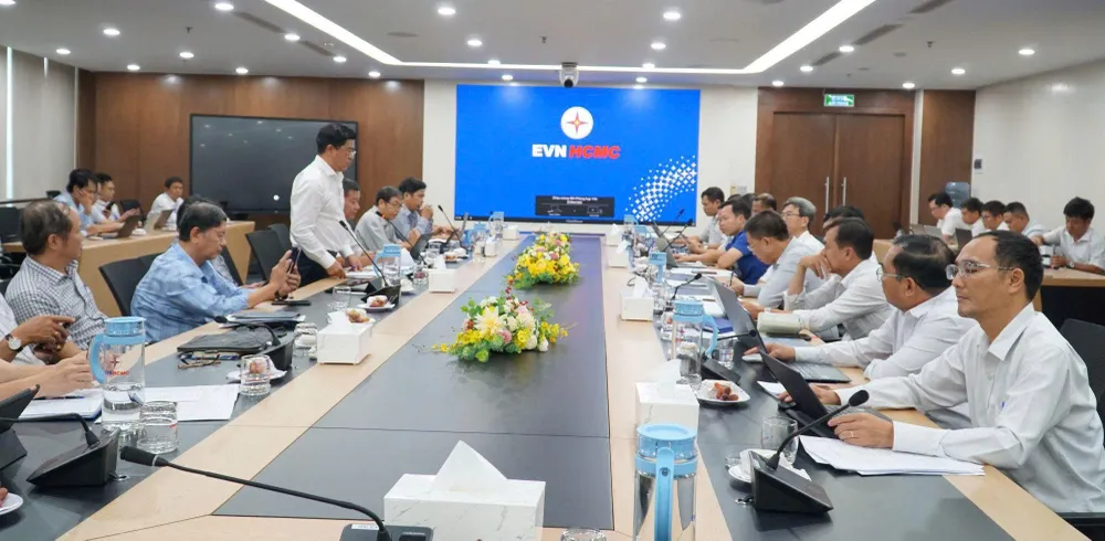 Lãnh đạo EVNHCMC và EVNSPC họp bàn về việc thực hiện các dự án lưới điện 110kV