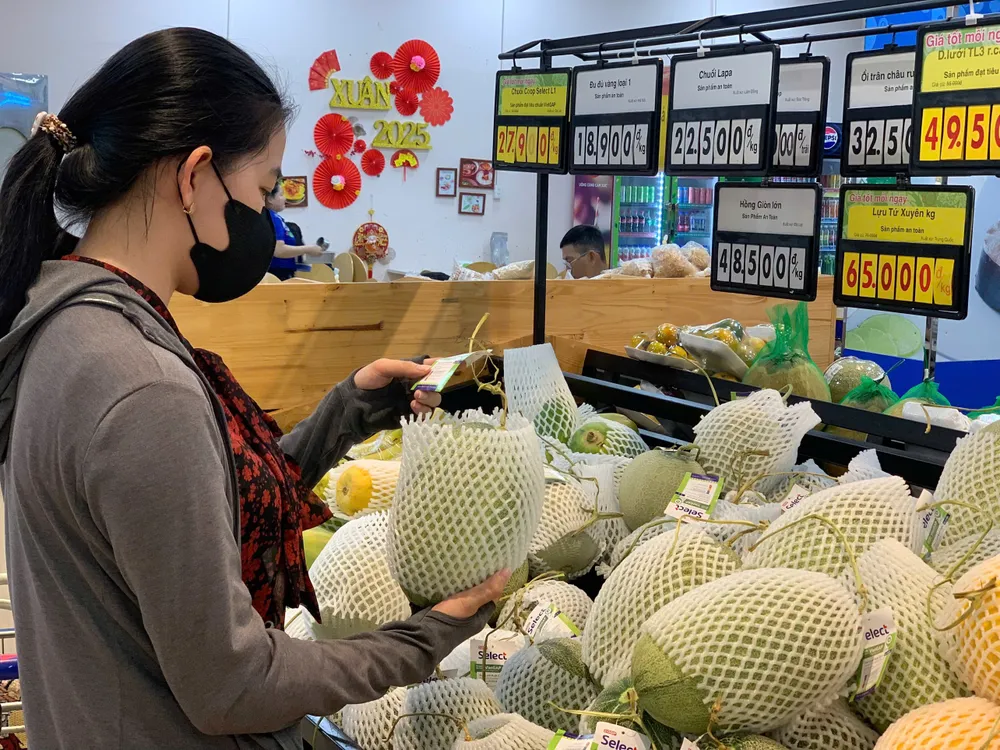 Nhiều nhóm sản phẩm giảm giá mạnh tại các điểm bán của Saigon Co.op