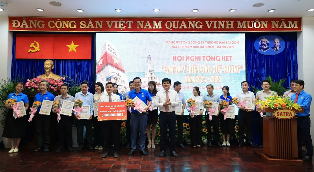 Chương trình “SATRA vì biển đảo quê hương” được Satra duy trì tổ chức liên tục hơn 10 năm qua