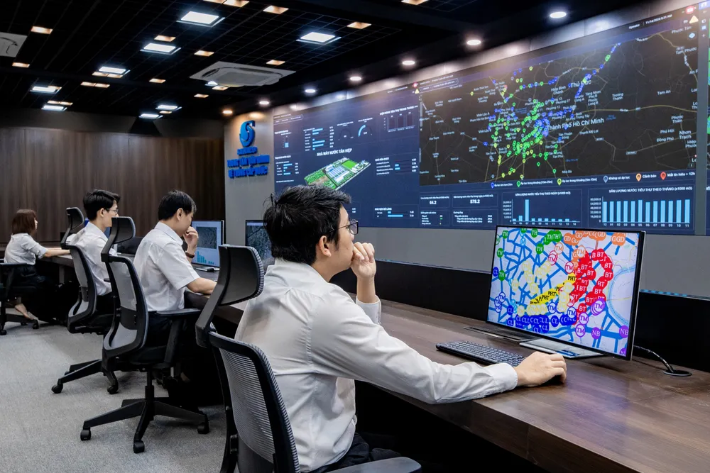 Trung tâm vận hành hệ thống cấp nước giúp SAWACO đẩy mạnh ứng dụng số trong quản lý cấp nước (ẢNH: ĐINH BÍCH)