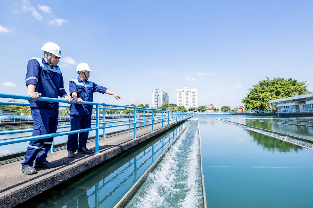 Giám sát nguồn nước tại Nhà máy nước Thủ Đức (ẢNH: ĐINH BÍCH)