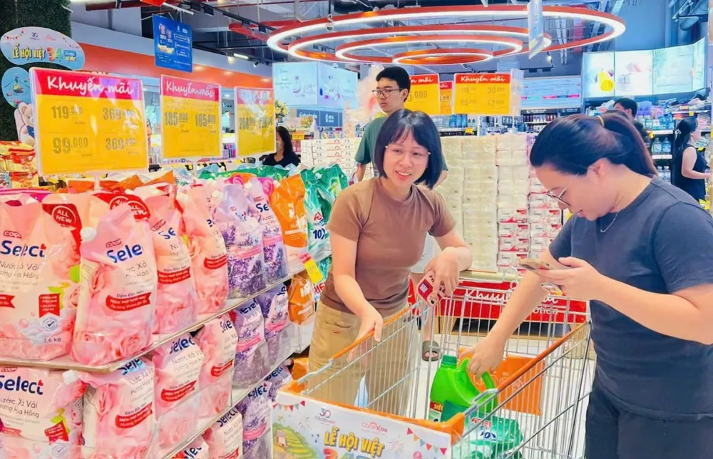  Các nhà bán lẻ tăng cường tổ chức nhiều hoạt động kích cầu (ẢNH: MINH CHÂU)