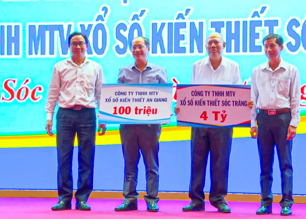 Công ty TNHH MTV Xổ số Kiến thiết Sóc Trăng tài trợ Quỹ học bổng Lương Định Của 4 tỷ đồng ảnh 1