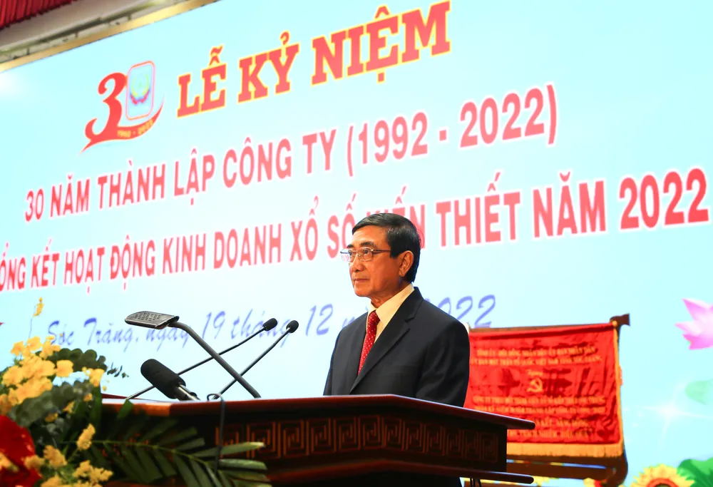Ông Lê Văn Khanh, Chủ tịch Công ty TNHH MTV XSKT Sóc Trăng phát biểu tại lễ kỷ niệm 30 năm thành lập
