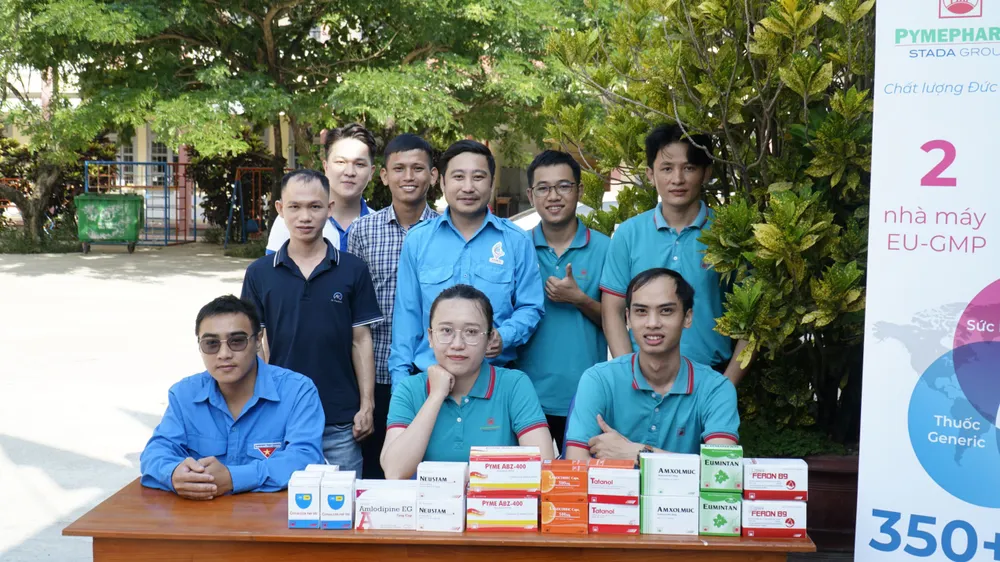 Đội dược sĩ trẻ của Công ty Đội dược sĩ trẻ của Công ty