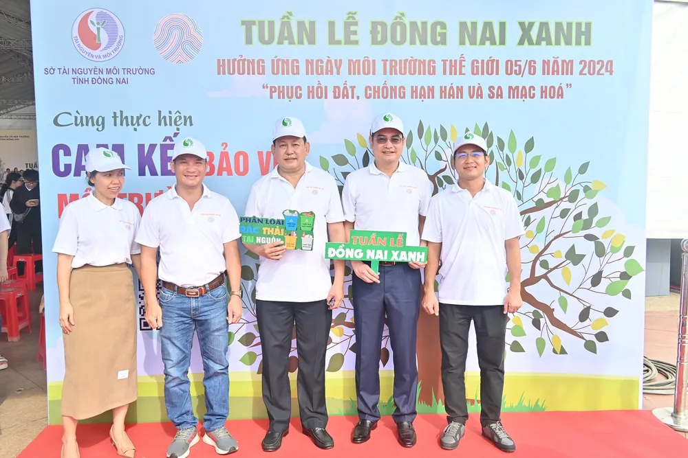 Lãnh đạo Sở Tài nguyên và Môi trường tỉnh Đồng Nai hưởng ứng Ngày Môi trường thế giới 5-6-2024.jpg