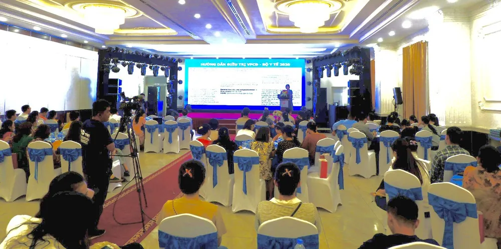 3. Khung cảnh tại hội trường điểm cầu Cần Thơ.jpg