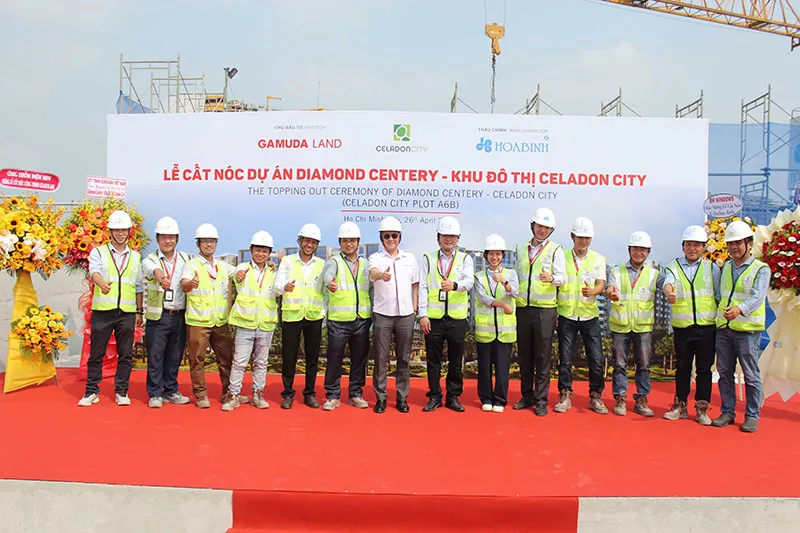 Gamuda Land hoàn thành cất nóc Diamond Centery đúng tiến độ cam kết với khách hàng.jpg