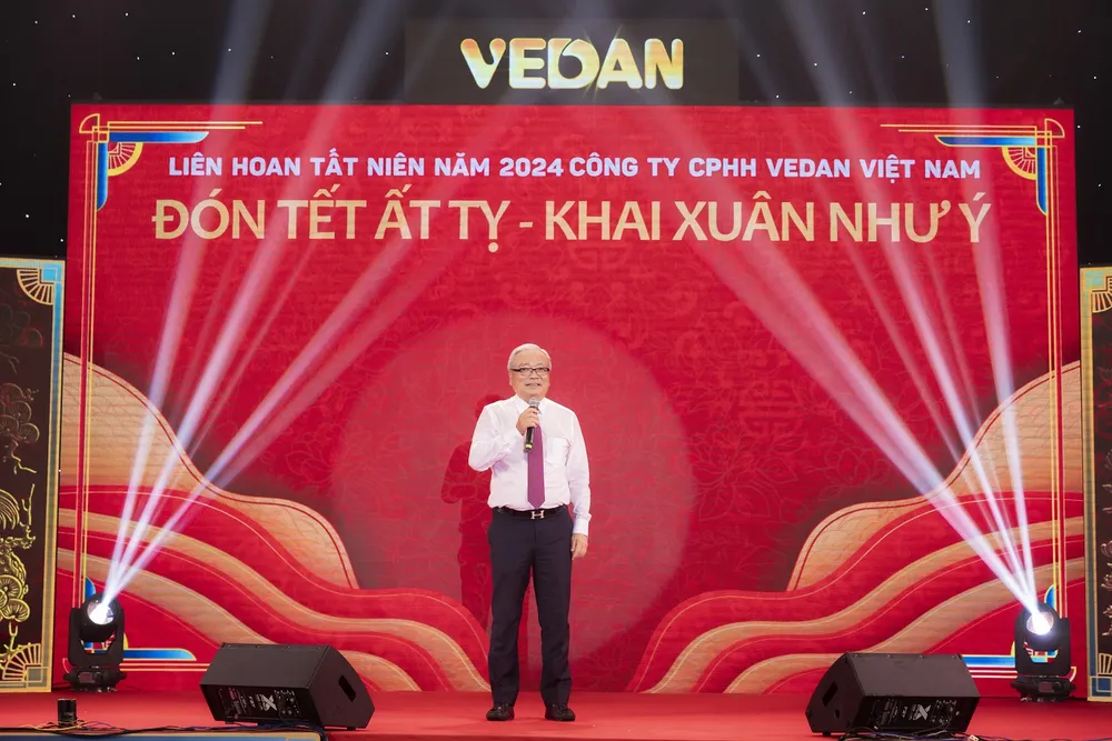 Ông Yang Kun Hsiang - Phó Chủ tịch Hội đồng quản trị Vedan Việt Nam phát biểu khai mạc và chúc tết toàn thể CBCNV.JPG