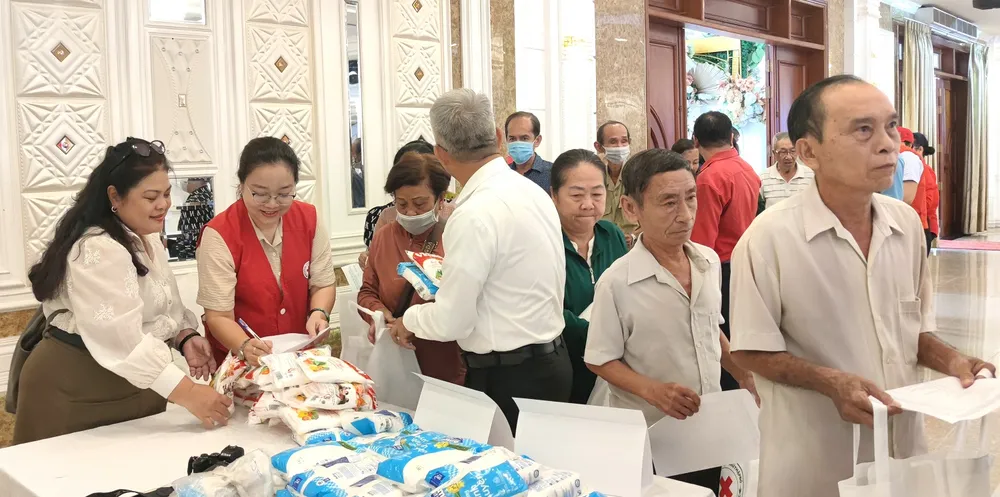 Phiên chợ Nhân đạo 0 đồng.jpg