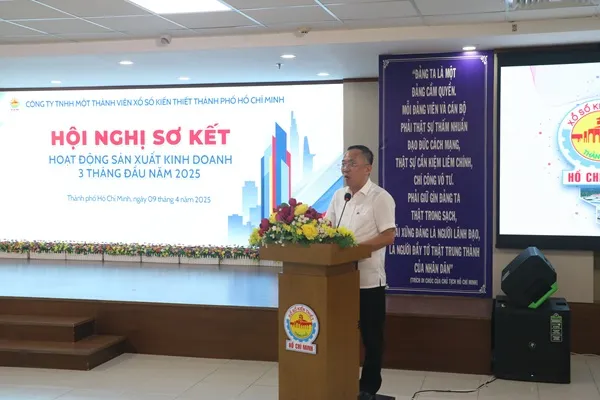 Ông Trương Vĩnh Tùng, Tổng Giám đốc Công ty báo cáo Kết quả Hoạt động Sản xuất kinh doanh Quí I.2025 và triển khai phương hướng, nhiệm vụ Quí II.2025.jpg