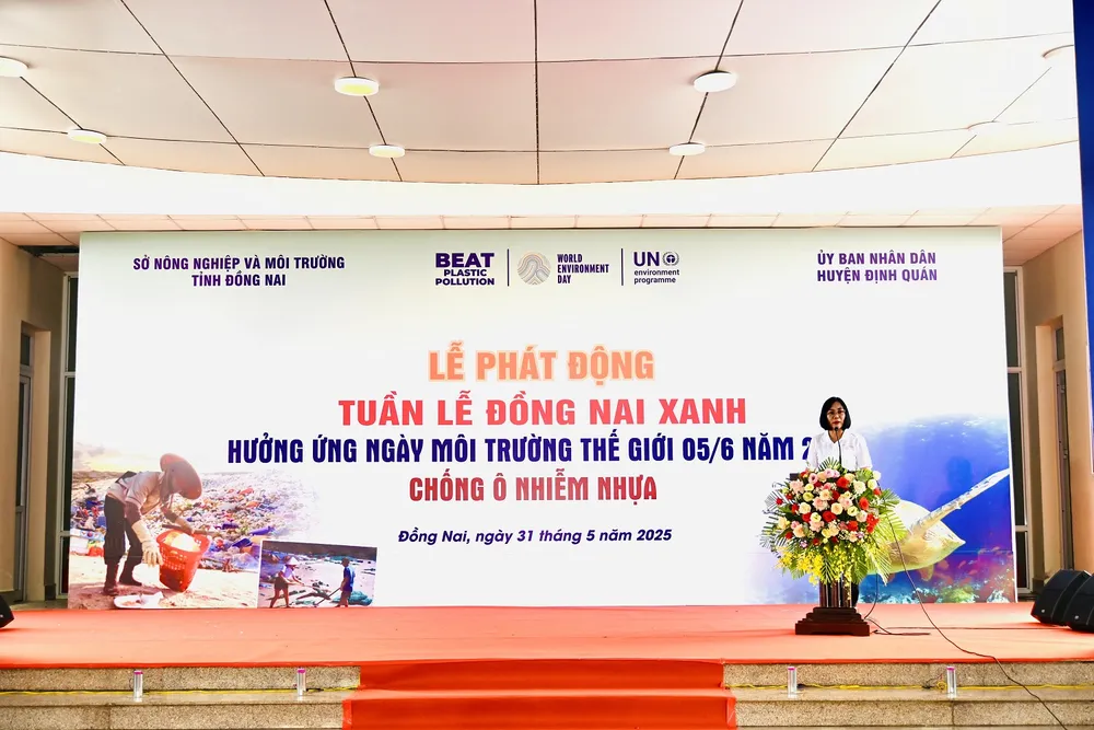 Bà Nguyễn Thị Hoàng - Phó Chủ tịch UBND tỉnh Đồng Nai phát biểu khai mạc buổi lễ phát động Tuần lễ Đồng Nai xanh, hưởng ứng Ngày Môi trường thế giới 2025.jpeg