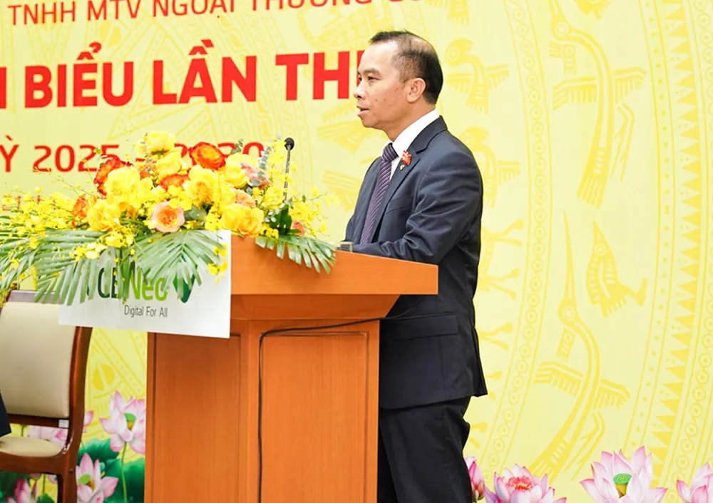 Hình 3 - Đồng chí Đỗ Việt Hùng – Phó Bí thư thường trực Đảng ủy, Thành viên HĐQT Vietcombank phát biểu chỉ đạo tại Đại hội.jpg