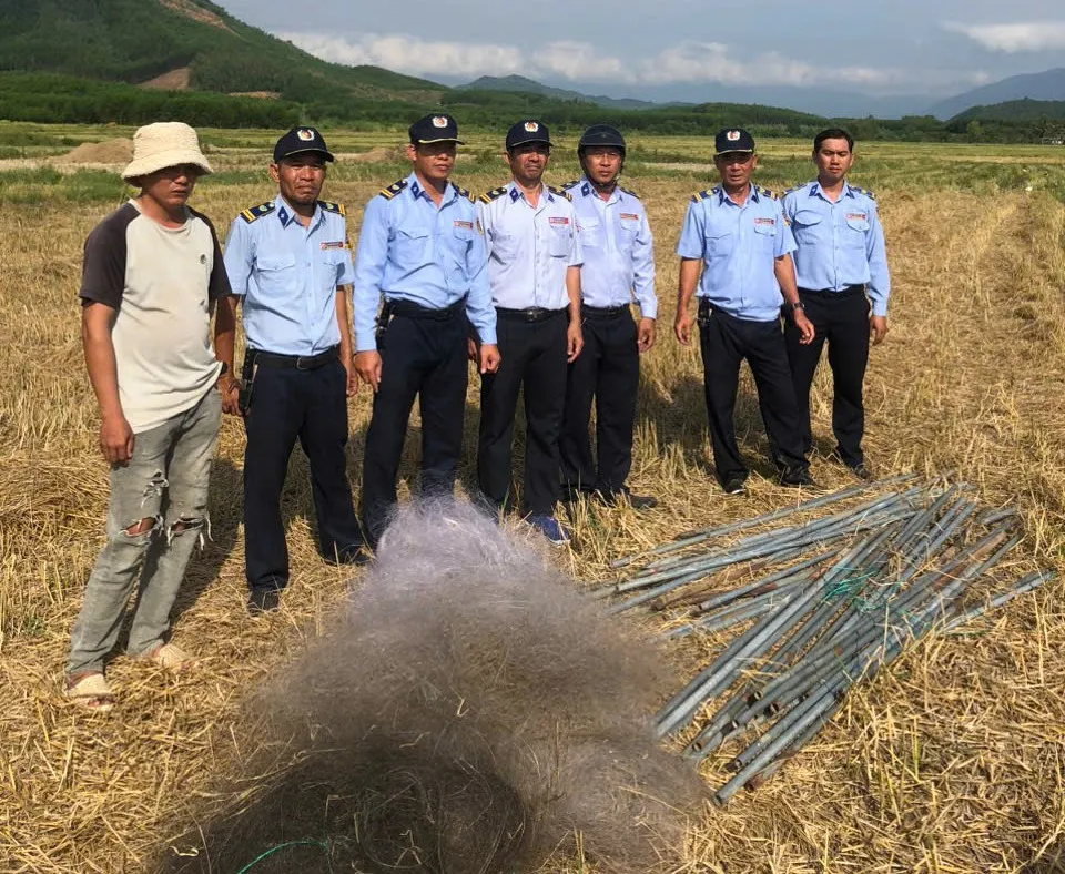 ĐỘI CHỐNG SĂN BẮT CHIM YẾN CÔNG TY THU GIỮ RẤT NHIỀU SẮN BẪY CHIM TẠI Xã DIÊN THỌ (khu vực xã Diên Tân cũ).jpg