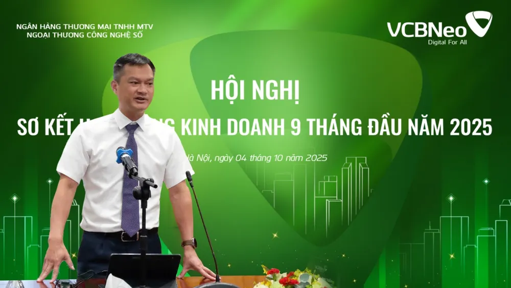 Hình 4 - Ông Nguyễn Anh Tuấn – Thành viên HĐTV kiêm Tổng Giám đốc VCBNeo phát biểu tại Hội nghị.jpg