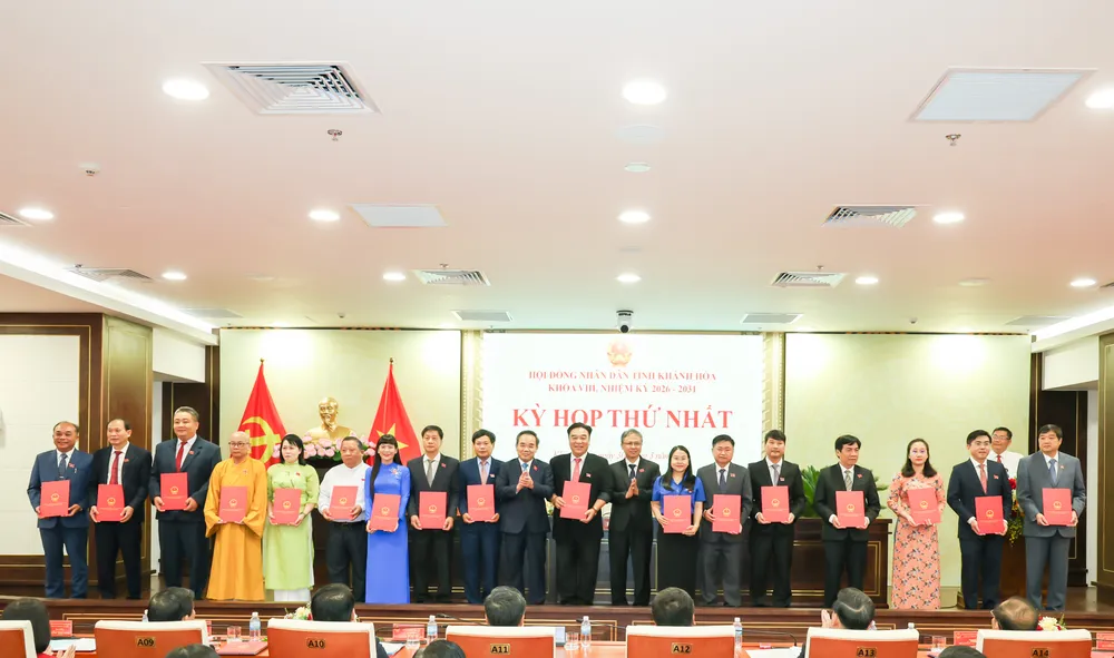 Trao chứng nhận Đại biểu HĐND tỉnh khóa VIII nhiệm kỳ 2026-2031 đợt 4.JPG