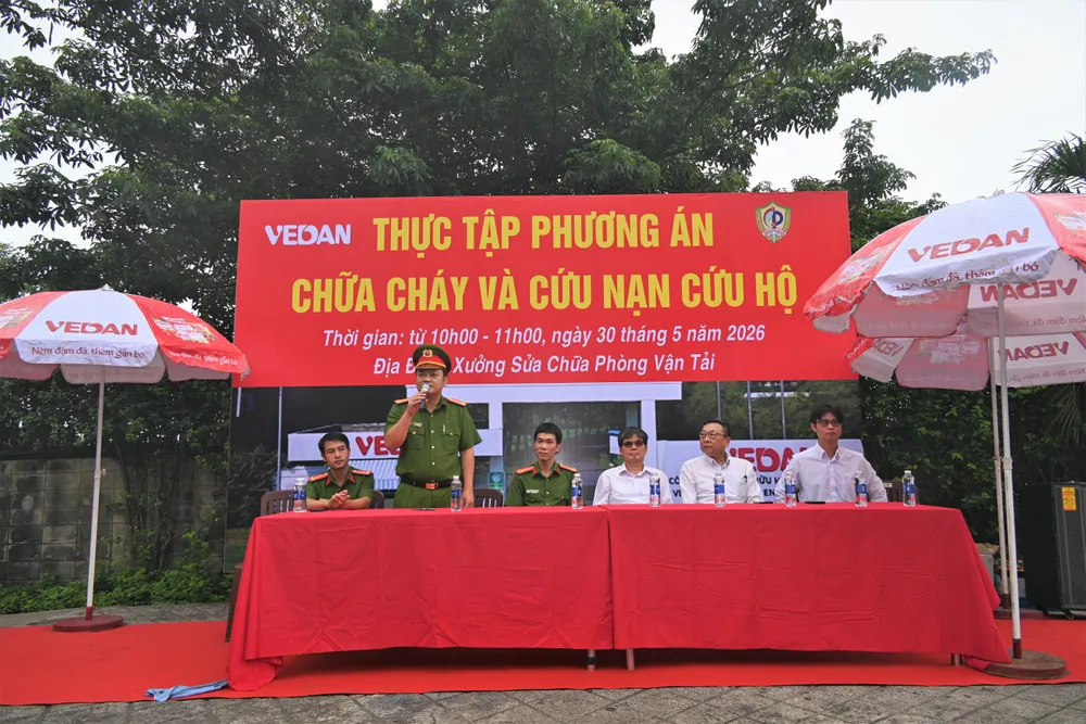Nguyễn Thế Hùng - Đội trưởng đội CC&CNCH khu vực 4, phòng cảnh sát PCCC&CNCH Thành phố Đồng Nai nhận xét đánh giá buổi thực tập.JPG