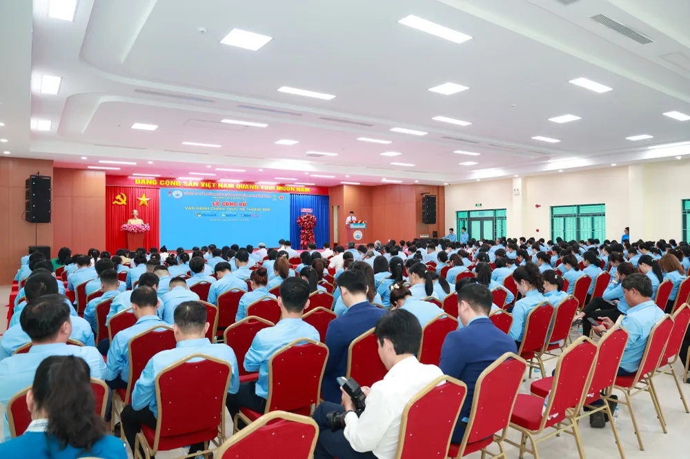 Quang cảnh buổi lễ.jpg