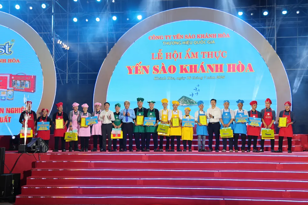 Trao Giải Nỗ lực cho các đội thi.jpeg