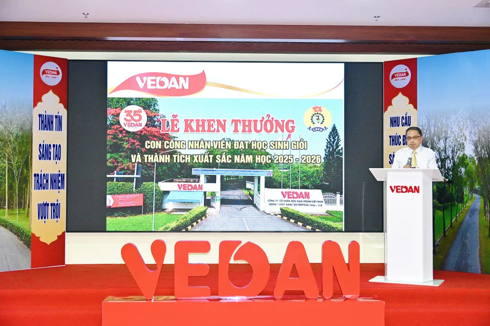 Tổng Giám đốc Vedan Việt Nam Ni Chih Hao phát biểu tại lễ tuyên dương, khen thưởng con CBCNV đạt thành tích học tập xuất sắc năm học 2025–2026.jpeg