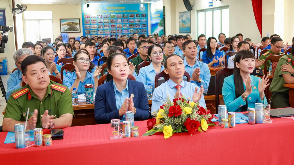 2. QUANG CẢNH BUỔI LỄ.JPG