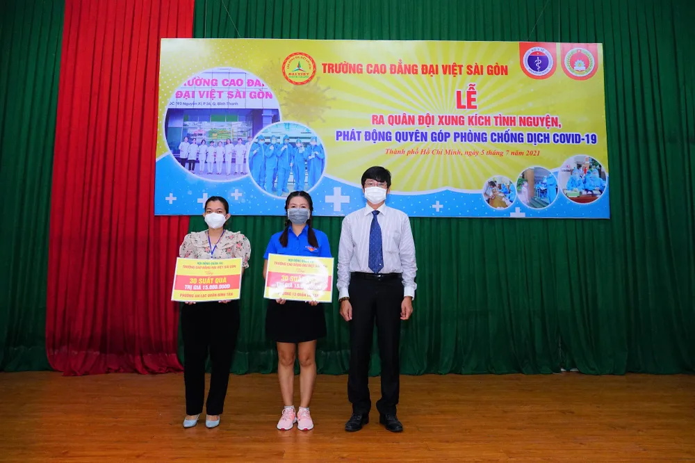 Trường Cao Đẳng Đại Việt Sài Gòn ra quân Đội xung kích tình nguyện ảnh 1