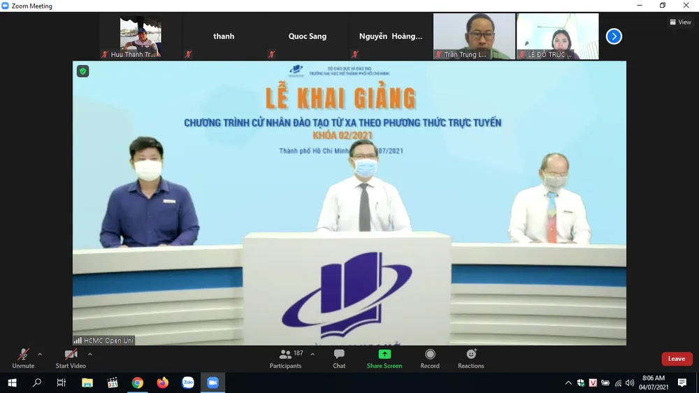 Hơn 500 sinh viên trúng tuyển chương trình cử nhân trực tuyến