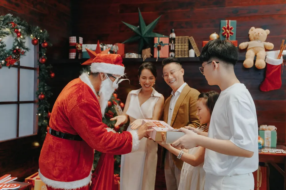 Nghệ sĩ Việt hào hứng đón Giáng sinh Bắc Âu ảnh 4