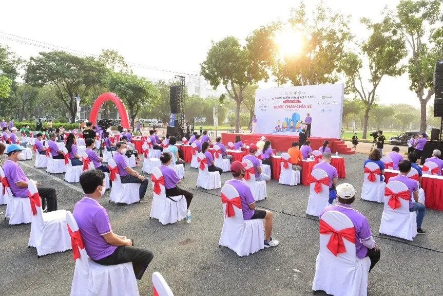 Bước chân chia sẻ ảnh 1