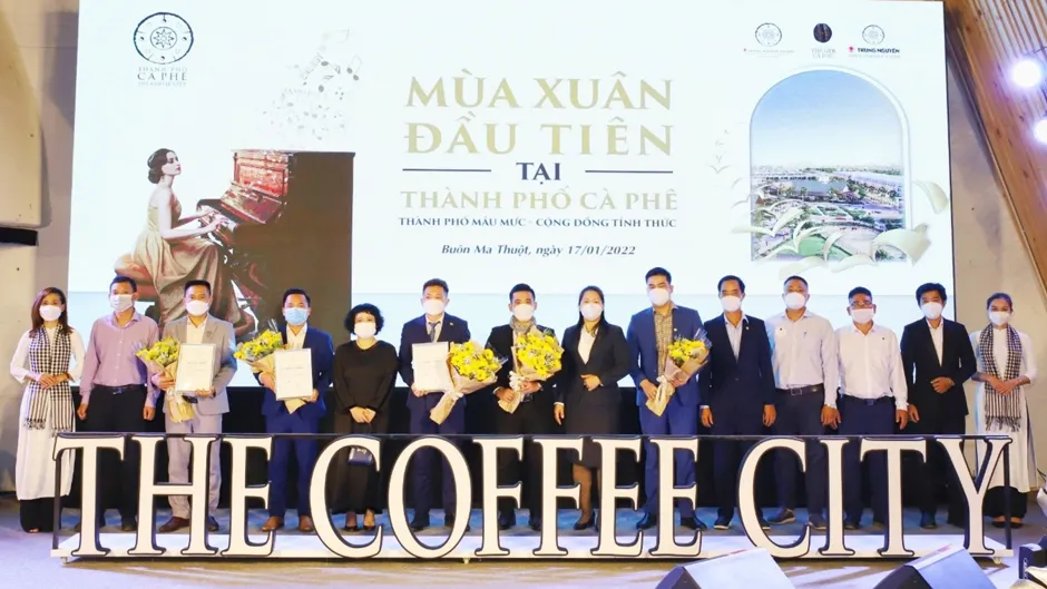 Bàn giao nhà đợt đầu tại khu đô thị “Thành phố Cà phê” - Buôn Ma Thuột, Đắk Lắk