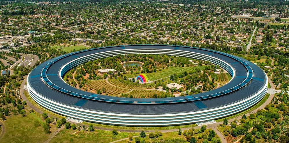 Công viên Apple, bang California, Mỹ. Ảnh: Foster + Partners