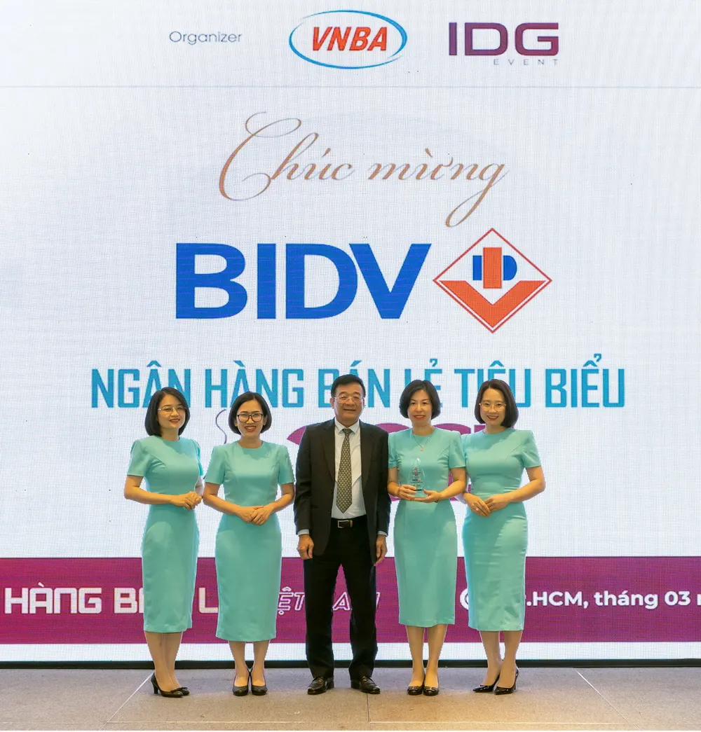 BIDV nhận 4 giải thưởng Ngân hàng Việt Nam tiêu biểu ảnh 1