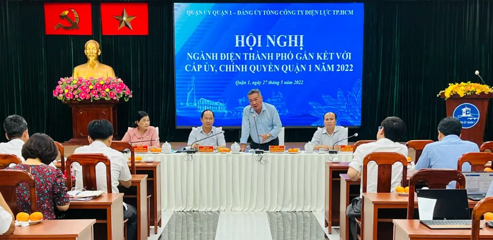   Đồng chí Phạm Quốc Bảo, Bí thư Đảng ủy, Chủ tịch Hội đồng thành viên EVNHCMC phát biểu tại Hội nghị