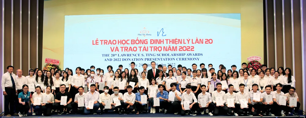 Hơn 8,28 tỷ đồng tiếp sức học sinh, sinh viên giỏi vượt khó từ học bổng Đinh Thiện Lý ảnh 1