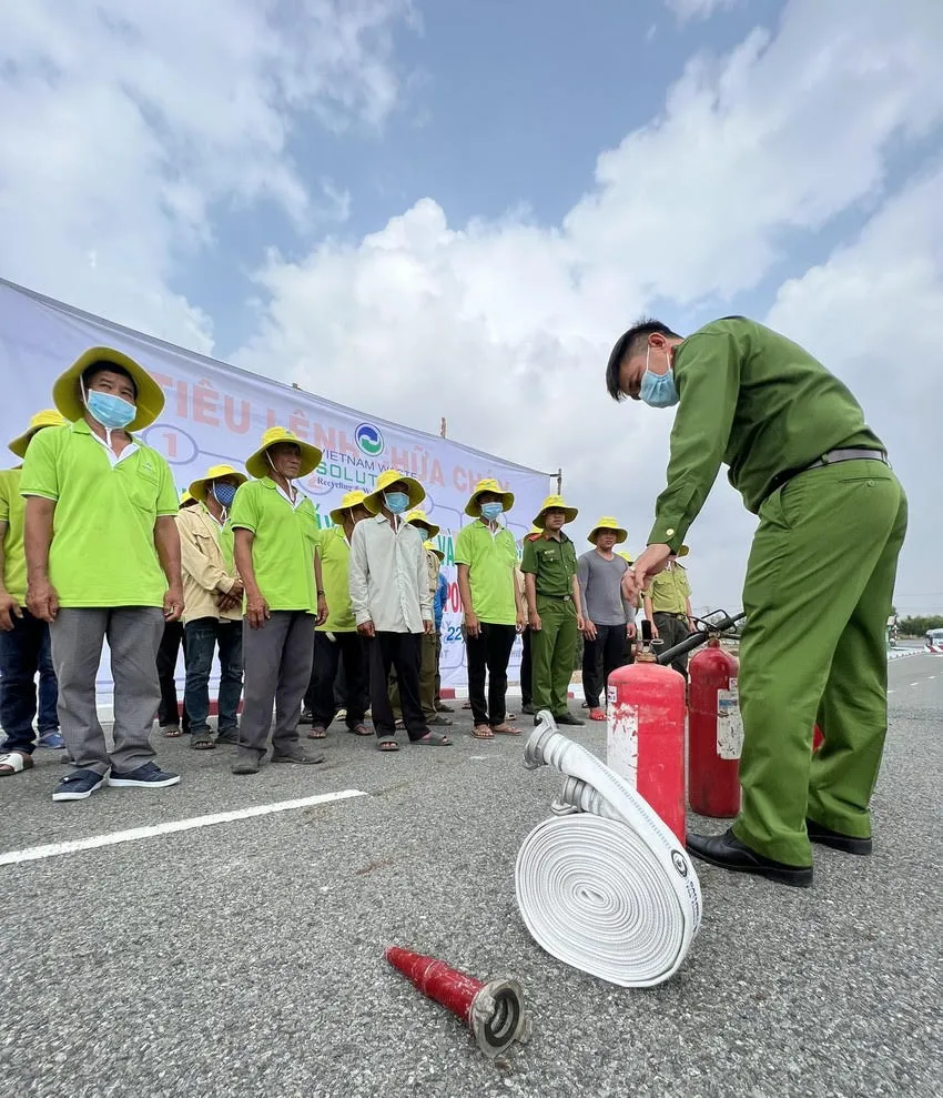 Tập huấn và kiểm tra kiến thức về các loại bình PCCC Tập huấn và kiểm tra kiến thức về các loại bình PCCC