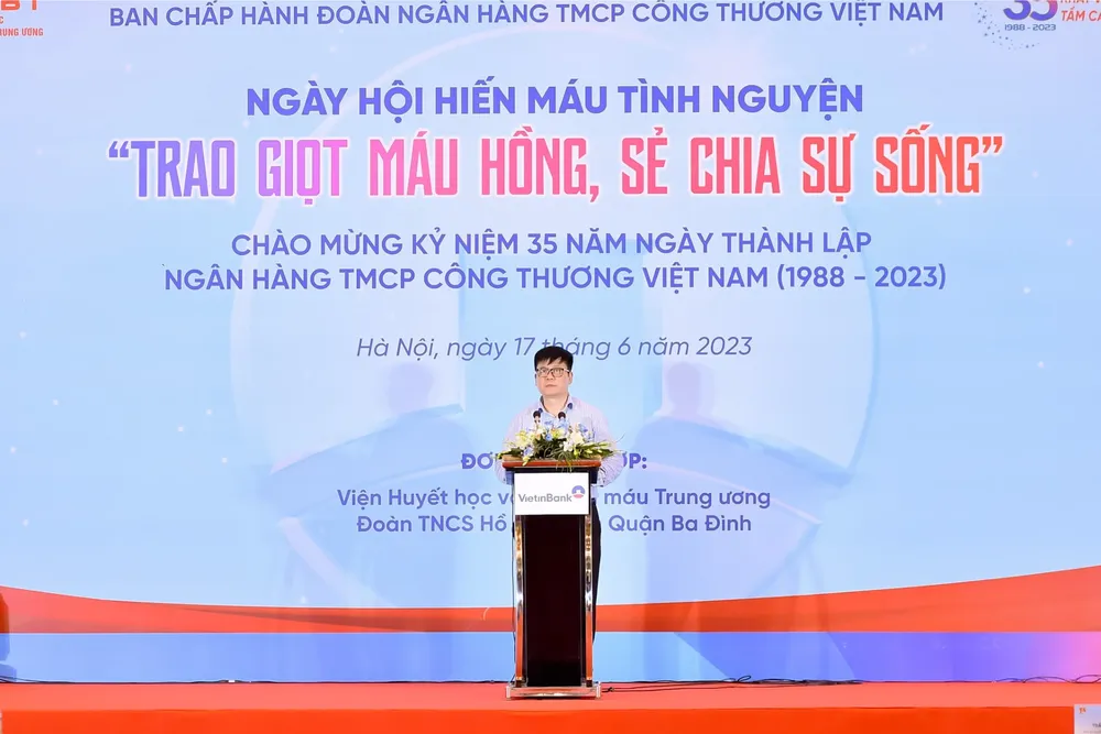 Đ/c Trần Kiên Cường – Phó Bí thư Thường trực Đảng ủy VietinBank phát biểu tại Ngày hội hiến máu tình nguyện