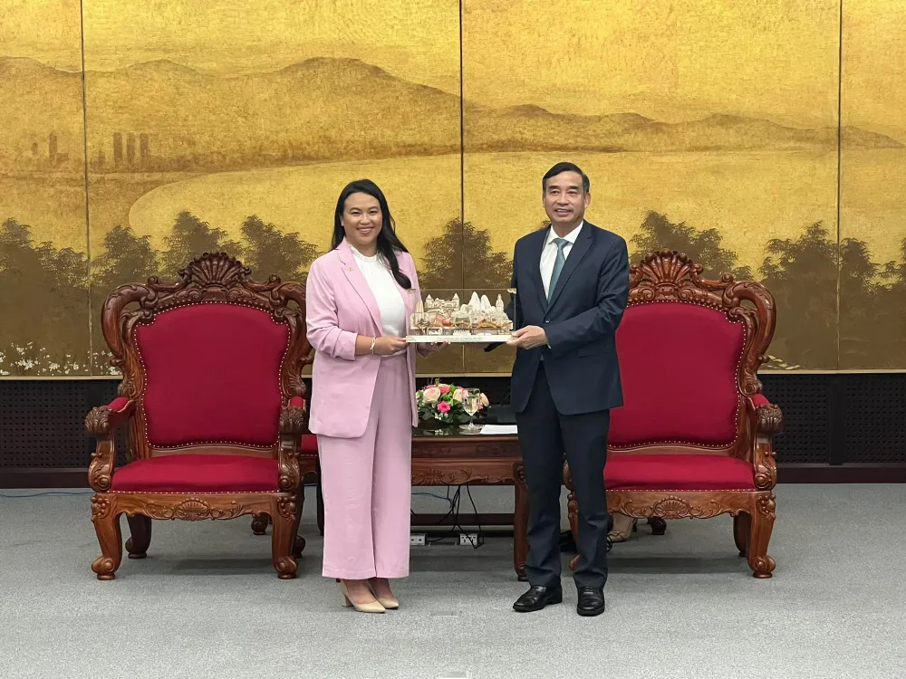 Chủ tịch UBND TP Đà Nẵng Lê Trung Chinh tiếp bà Sheng Thao, Thị trưởng TP Oakland
