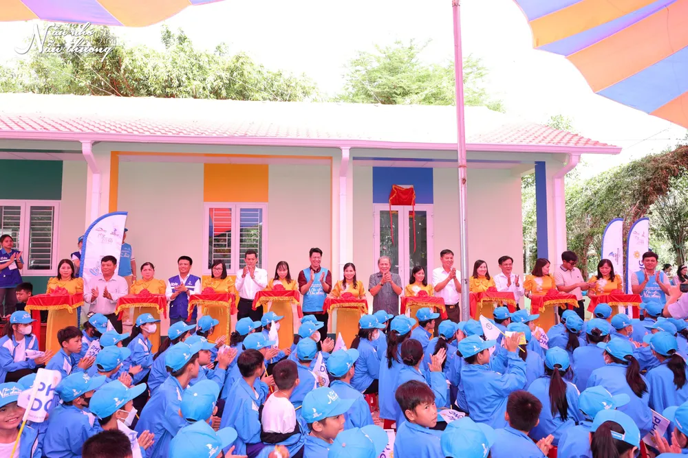 Lễ cắt băng khánh thành thư viện 2030