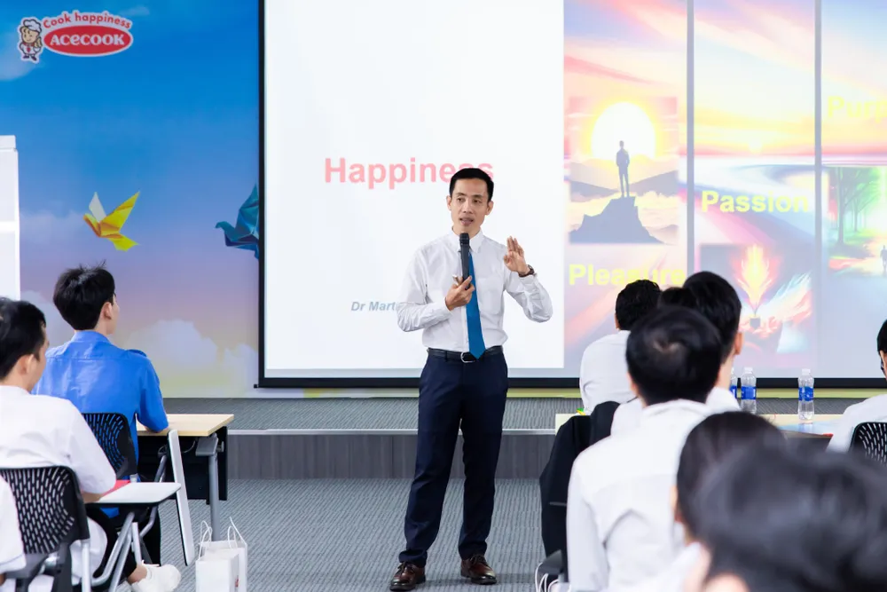 H3. Anh Nguyễn Thành Hưng – Phó phòng Nhân sự Acecook Việt Nam chia sẻ trong chuỗi workshop Hành trang sự nghiệp Happy.jpg