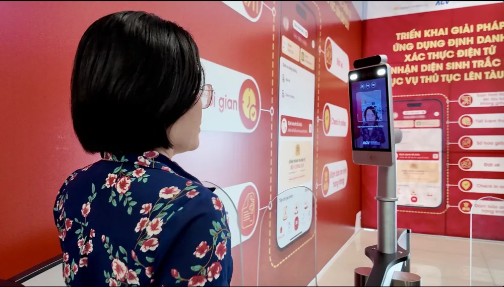 Hệ thống định danh sinh trắc học giúp hành khách làm thủ tục nhanh chóng