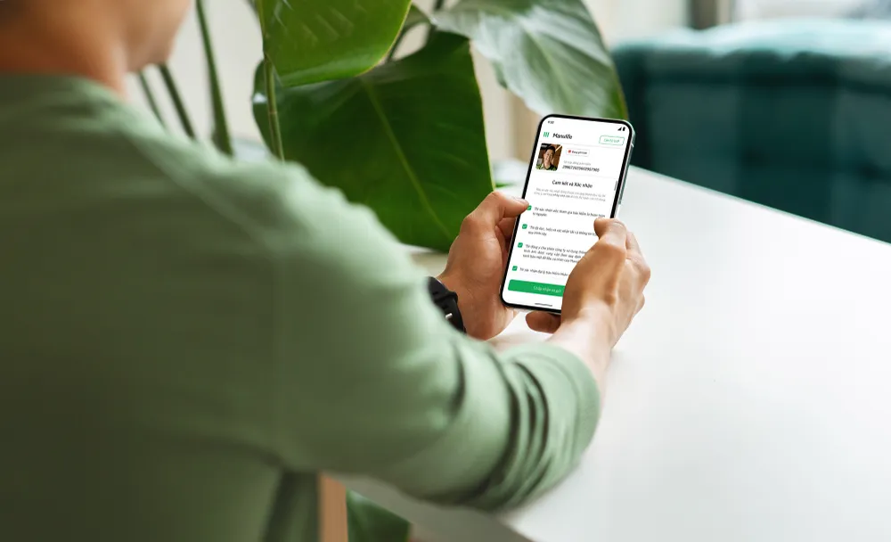 Hinh 2 - Tac gia Thu Hang.jpg