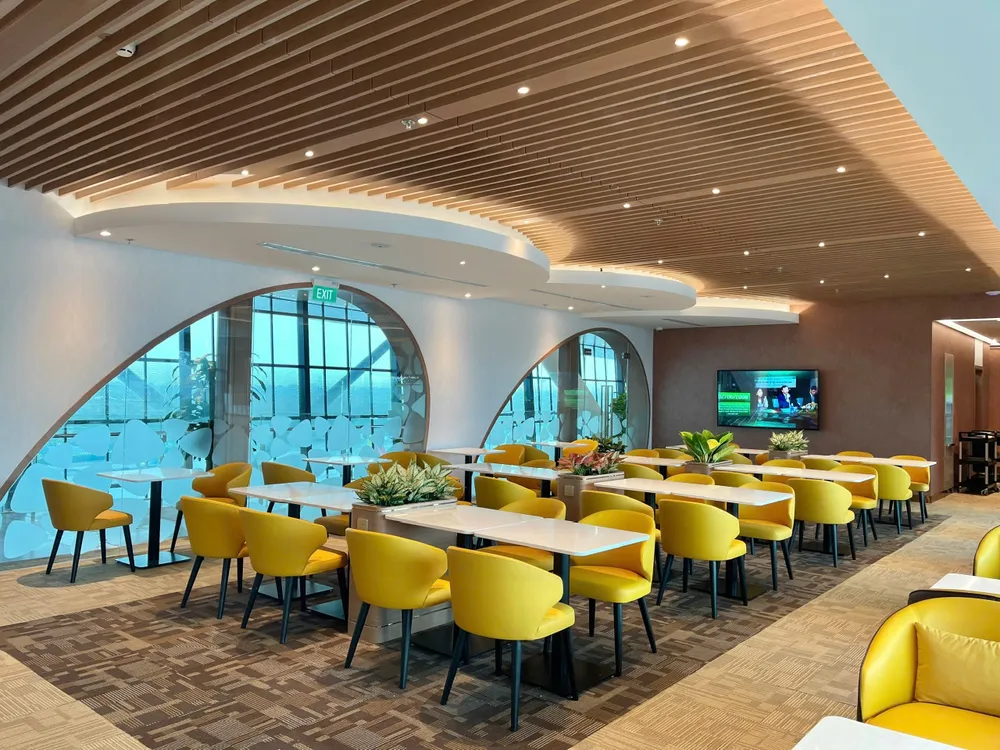 20250430_VCB_khai trương Phong cho Priority Tan Son Nhat (2).jpg