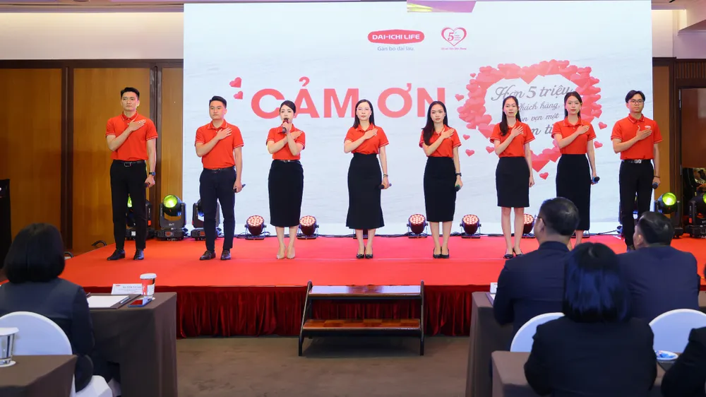 Khoảnh khắc tri ân của tập thể Dai-ichi Life Việt Nam gửi đến hơn 5 triệu khách hàng